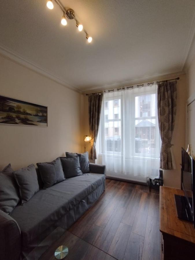 2 Bedrooms Flat Central Edinburgh, Sleeps 6, In The Shadow Of Holyrood Park And Arthur'S Seat With Free Parking, Two Bed Rooms Eksteriør billede