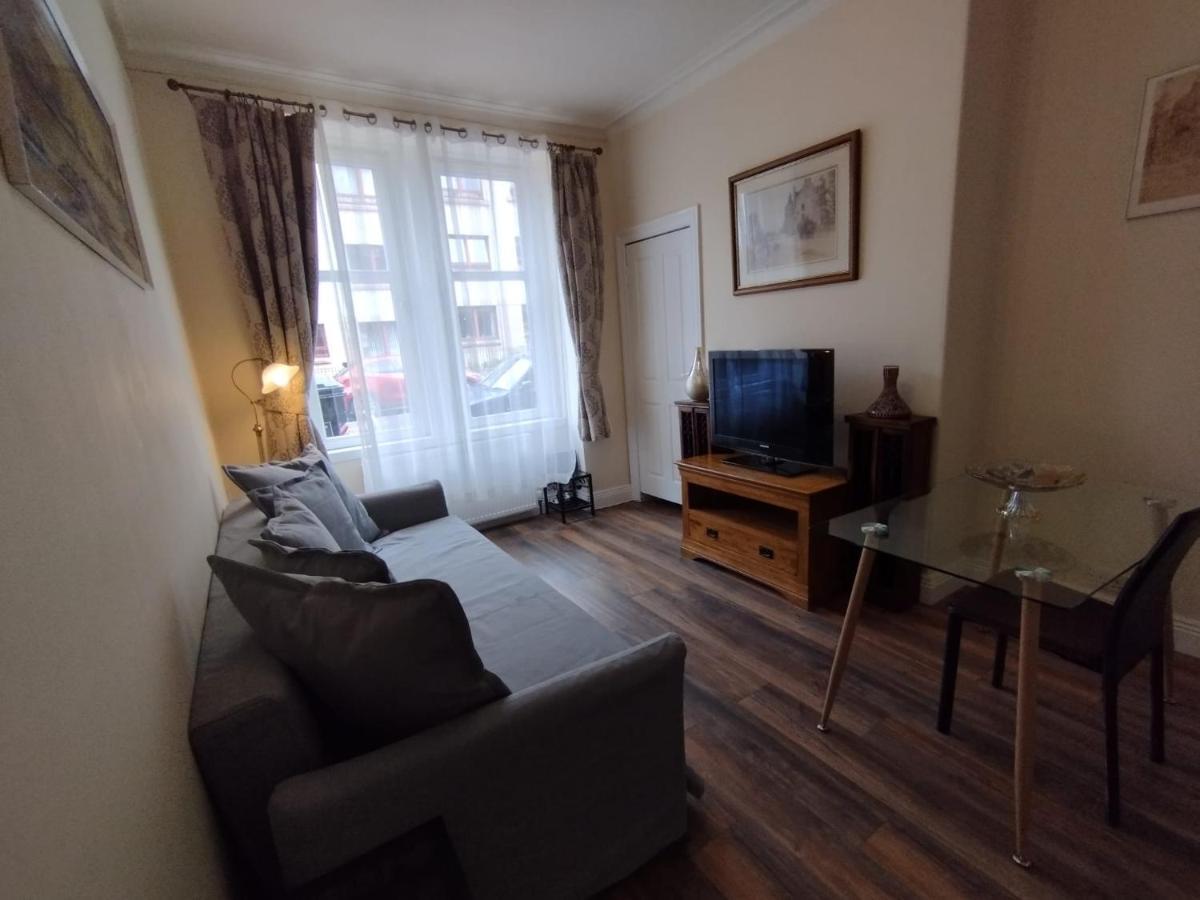 2 Bedrooms Flat Central Edinburgh, Sleeps 6, In The Shadow Of Holyrood Park And Arthur'S Seat With Free Parking, Two Bed Rooms Eksteriør billede